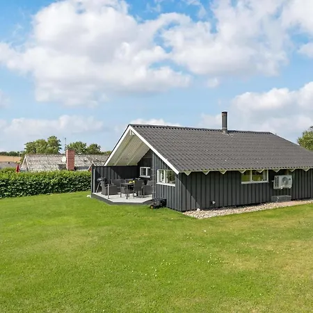 2 Bedroom Cozy Home In Sydals * Høruphav